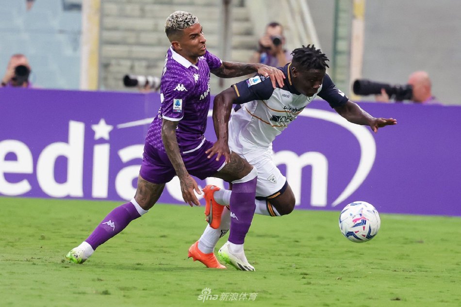 间几乎每天 间几乎每天